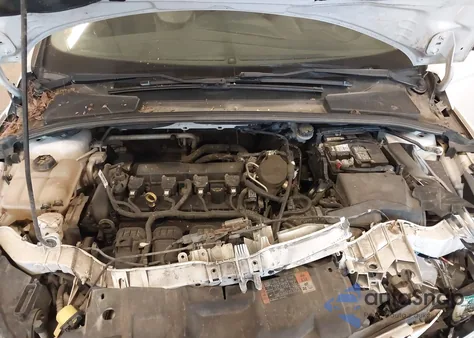 2015 Ford Focus Titanium z USA, uszkodzony, nr VIN 1FADP3J27FL280611